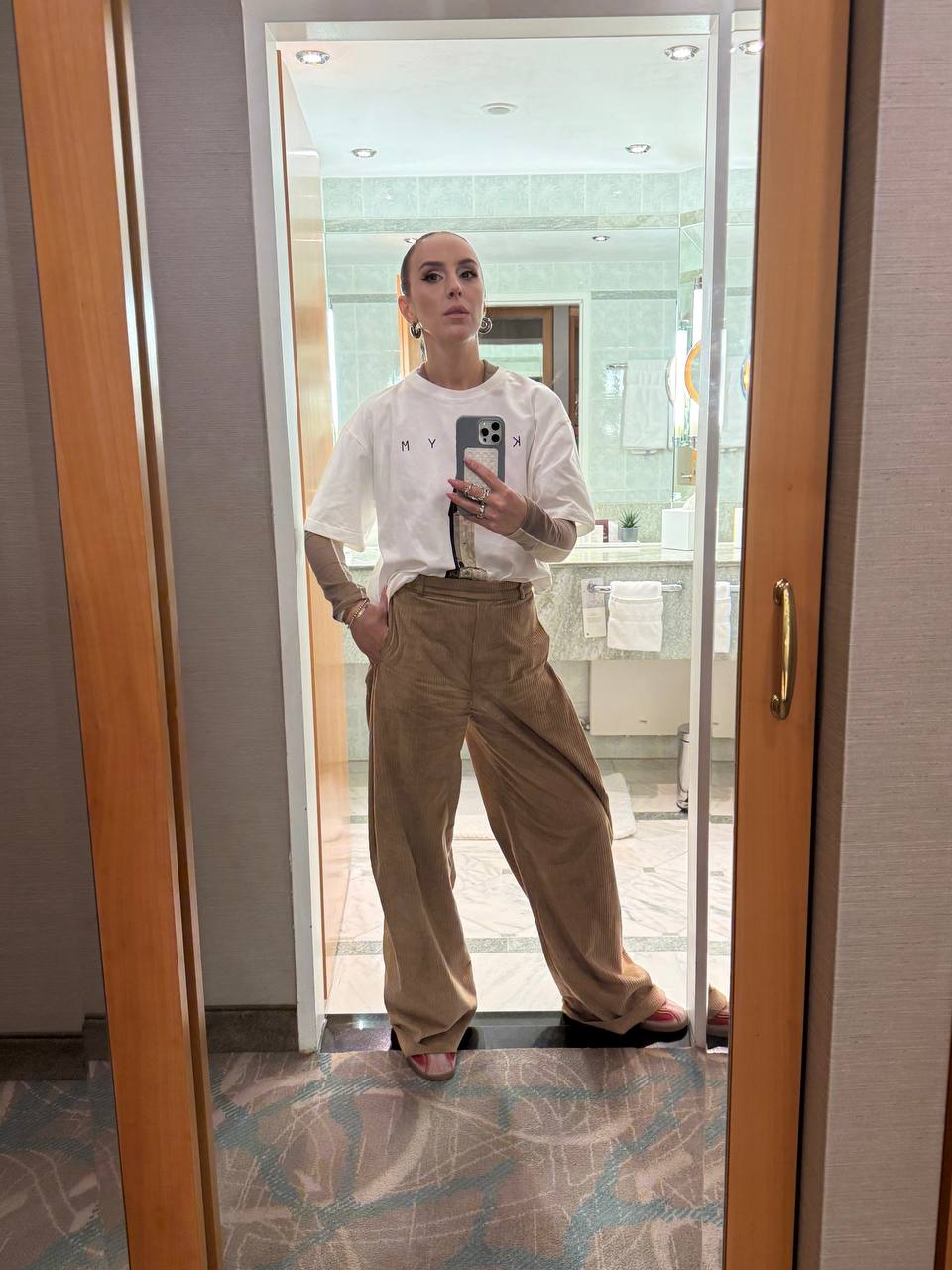 Если надоели джинсы: Джамала показала брюки, которые их вытесняют весной 2026